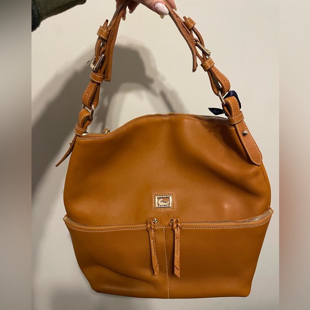 Dooney & Bourke Dillen Medium Sac - BRAND NEW WITH TAGS AND DUSTER
